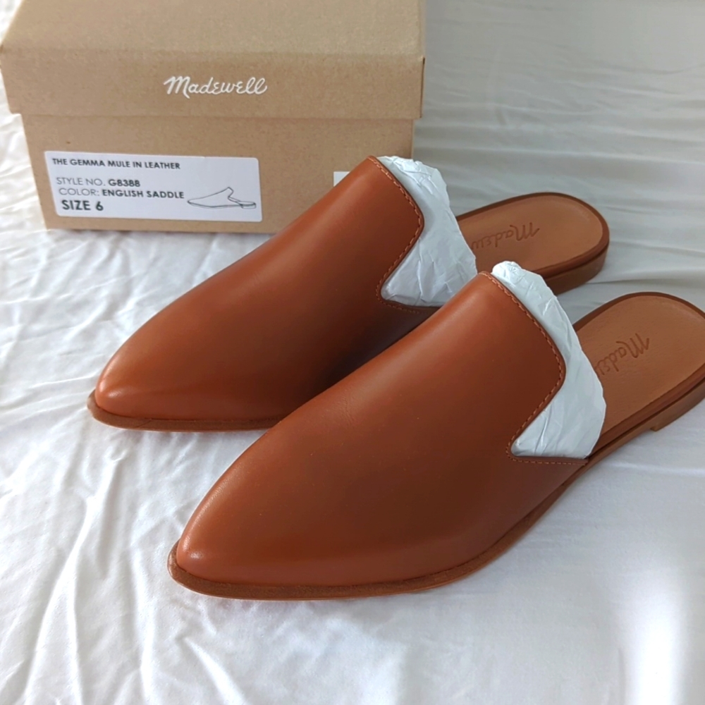 Madewell Gemma leather mule in english saddle. Size 6. NWT in box.